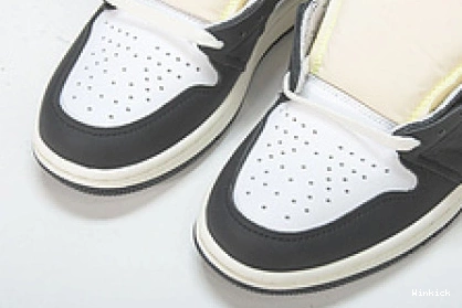 AIR 555088-118 HIGH 1 “VOLT OG GOLD JORDAN 0804